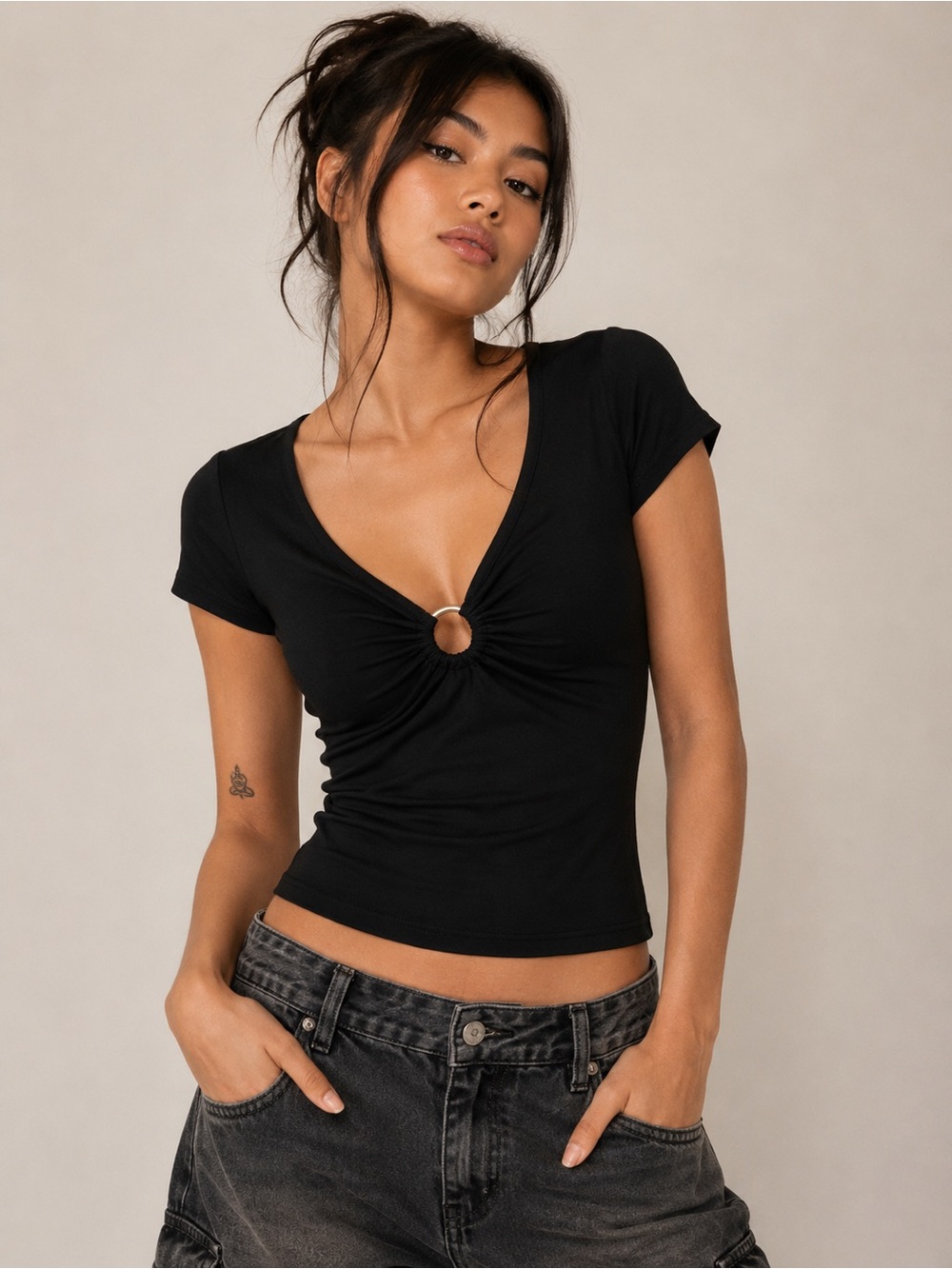 Just Polly Black Ruched Ring Front Stretch Top NWT Large